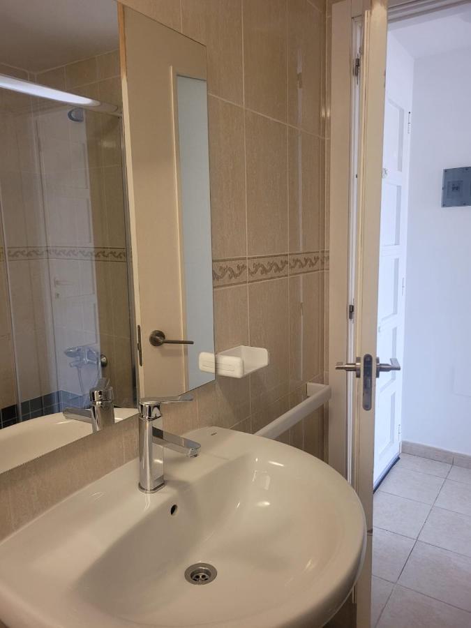 Apartamento Funcional En Residencial Con Piscina En Inmejorable Ubicacion En Centro De La Isla Caleta De Fuste Luaran gambar